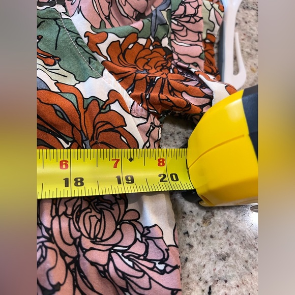 WILDFANG The Empower Short Sleeve Button-Up Shirt
Hydrangea - Picture 12 of 14